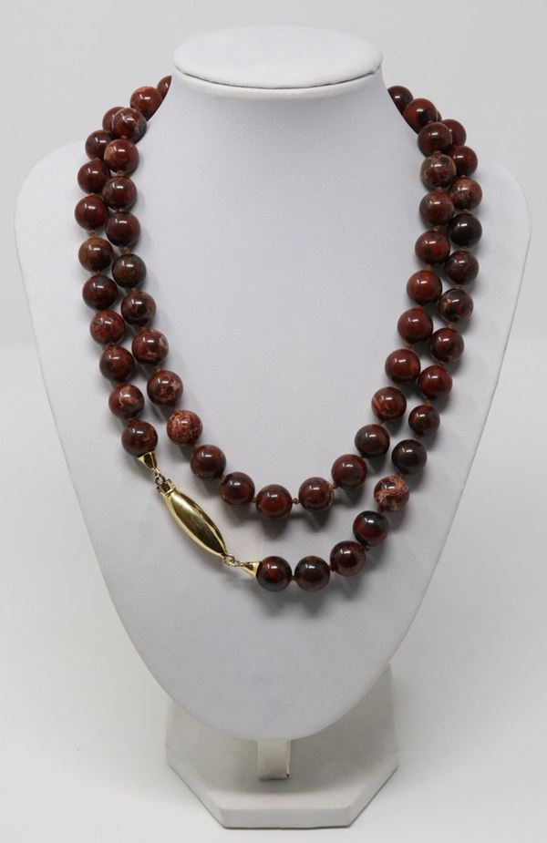 Collana in agata con fermatura in oro