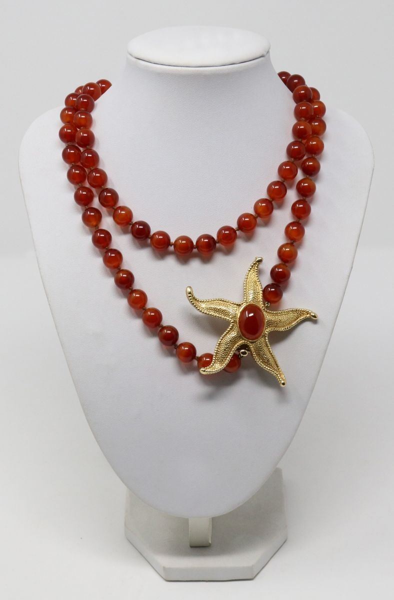 Collana in Corniola con Fermatura in Oro