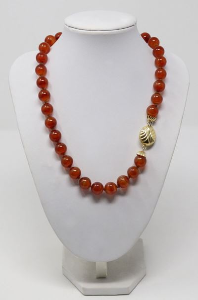 Collana in Corniola con Fermatura in Oro Giallo