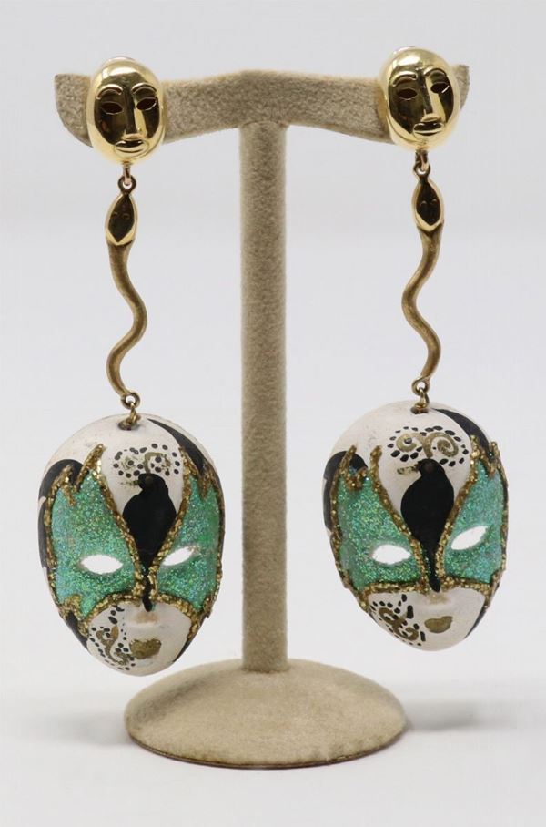 Orecchini in oro con pendenti in ceramica