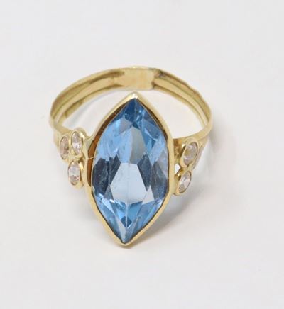 Anello in Oro Giallo con Pietra Sintetica Azzurra e Zaffiri Bianchi