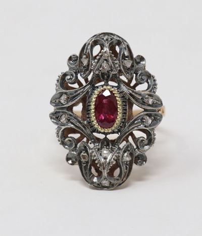 Anello in Oro e Argento con Rubino e Diamanti