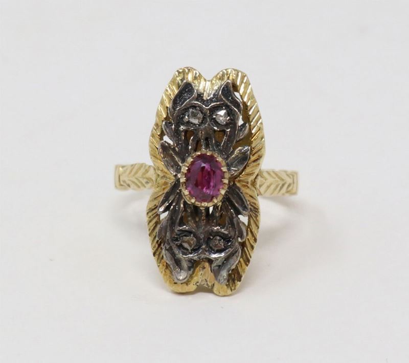 Anello in Oro e Argento con Rubino e Diamanti