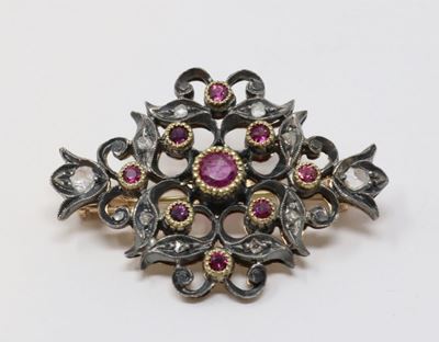 Spilla in Oro e Argento con Rubini e Diamanti
