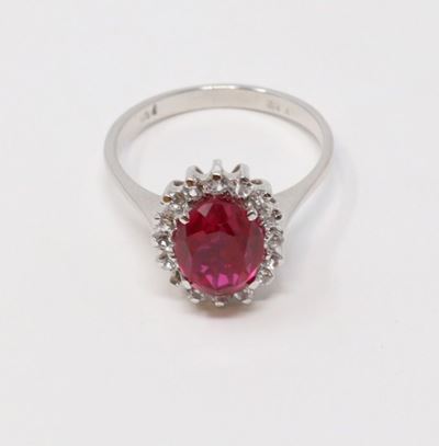 Anello in Oro con Rubino Sintetico e Zaffiri Bianchi