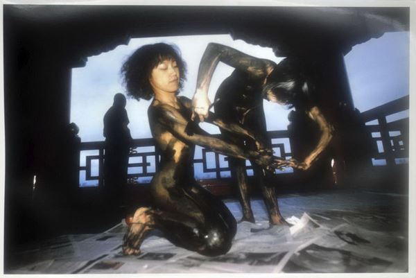 Shozo Shimamoto : Senza titolo  - Fotografia a colori, es. 2/3 - Auction CONTEMPORARY ART FROM A PARTICULAR COLLECTION - Casa d'aste Farsettiarte