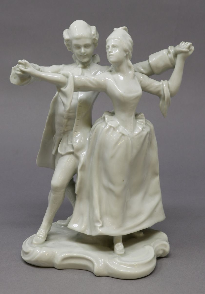 Tre Sculture in Porcellana Bianca