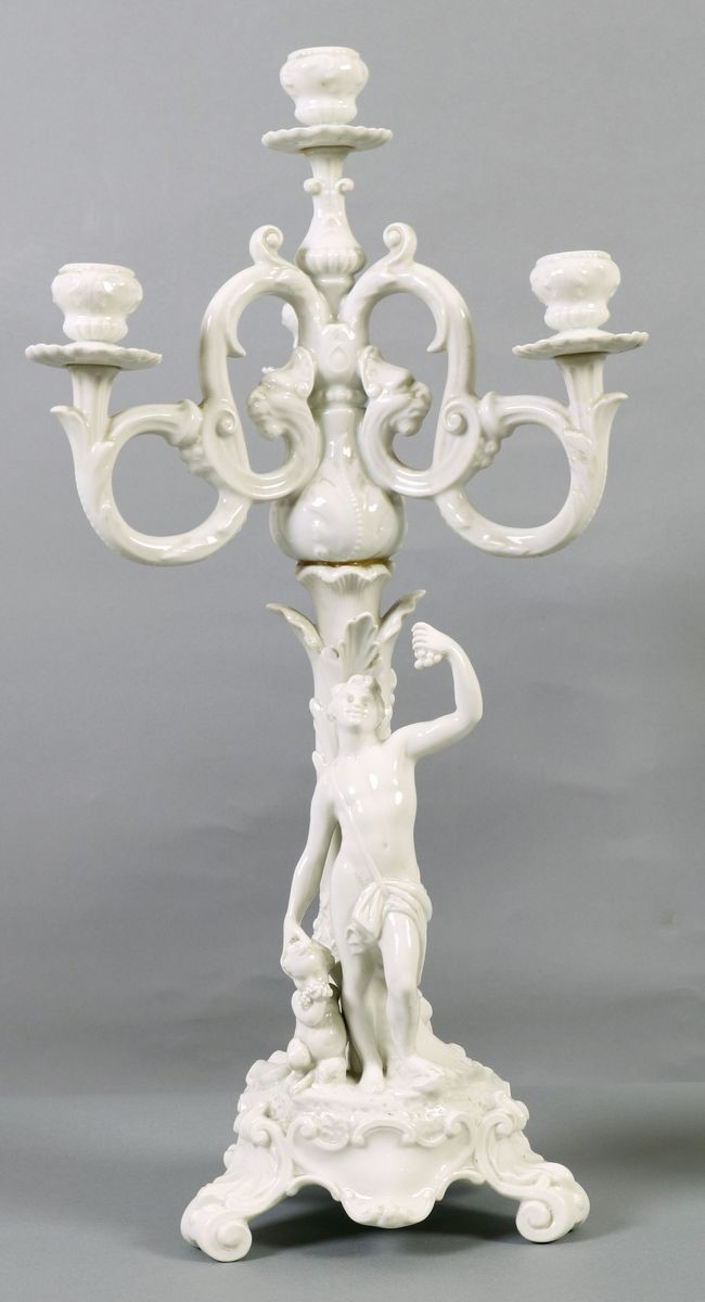 Coppia di Candelabri in Porcellana Bianca