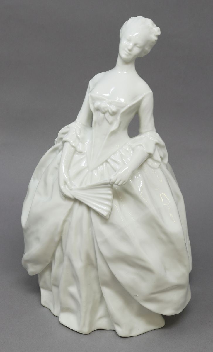 Due Sculture in Porcellana Bianca