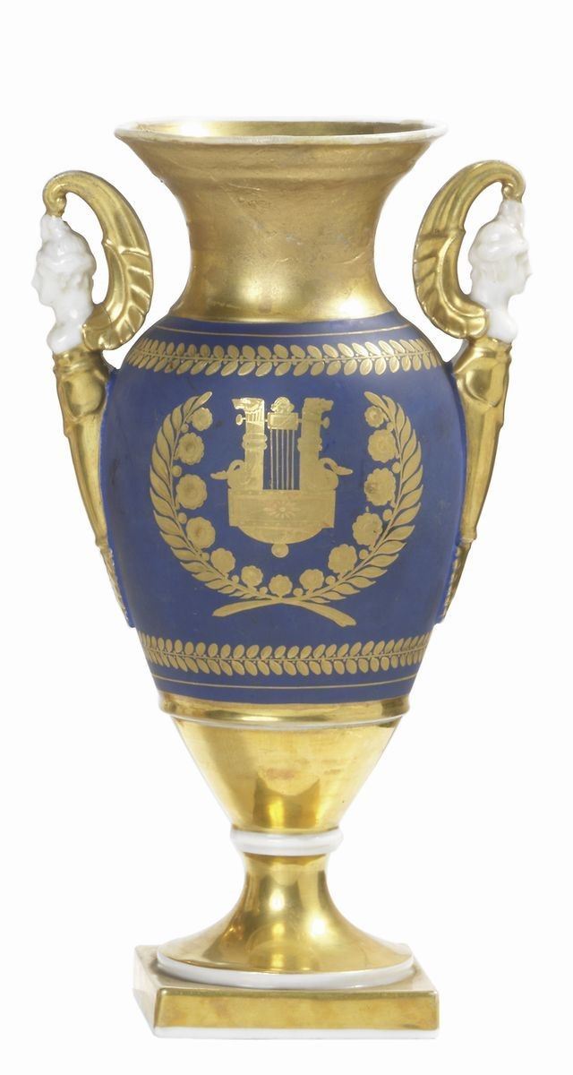 Vaso a Anfora Biansato in Porcellana Policroma e Oro