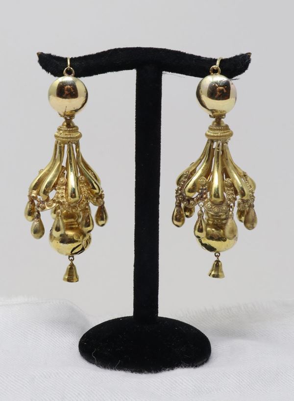 Orecchini pendenti in oro giallo  - Auction Jewelery, Watches and Silver - Casa d'aste Farsettiarte