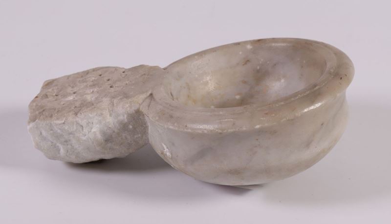 Acquasantiera in Marmo Bianco