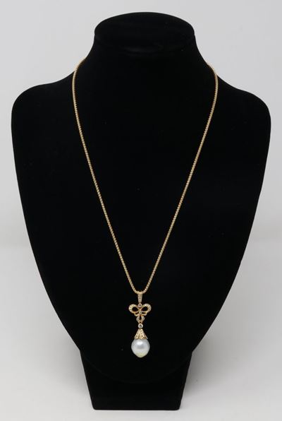 Pendente con Perla Barocca e Piccoli Brillantini