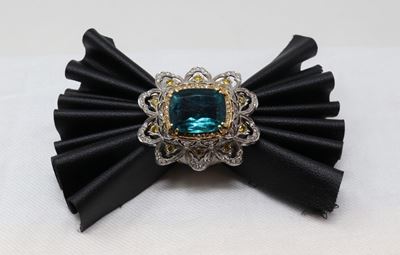 Anello in Oro Bianco e Giallo con Apatite Centrale e Piccoli Brillanti