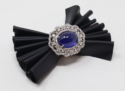 Anello in Oro Bianco con Tanzanite e Brillanti