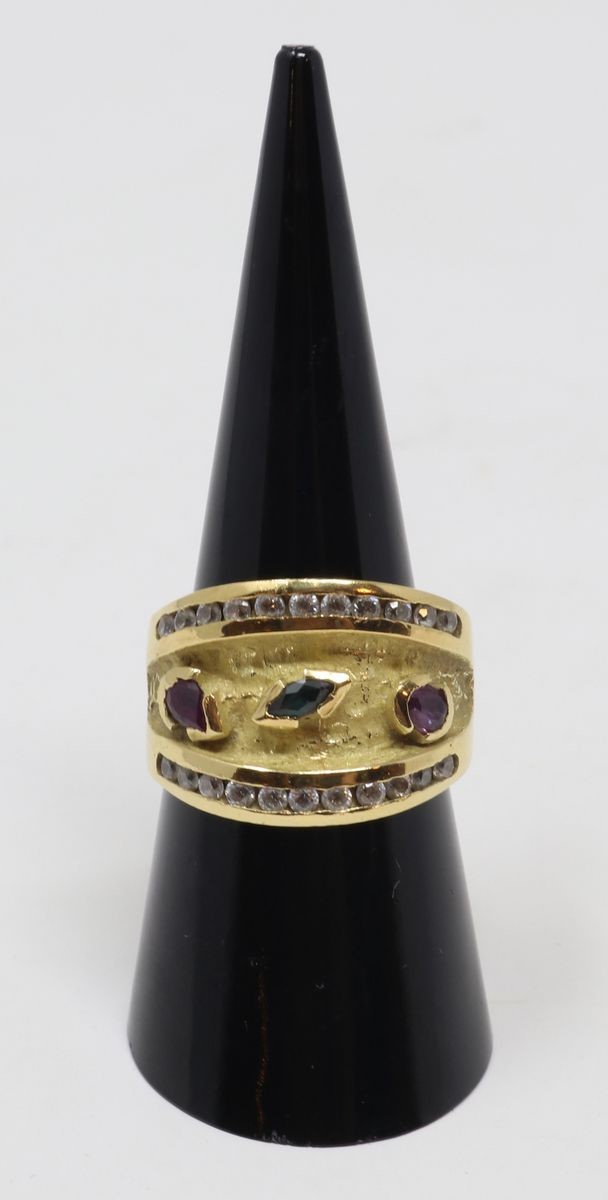 Anello a Fascia in Oro Giallo con Brillanti, Rubini e Zaffiro Centrale