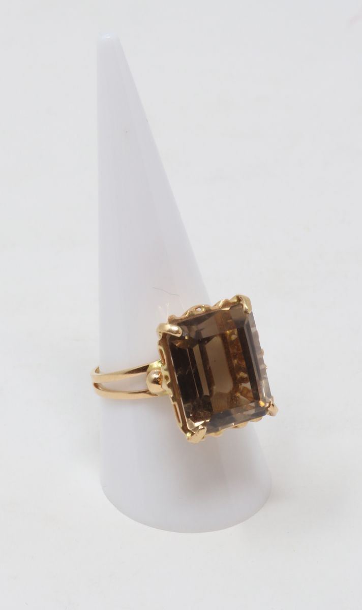 Anello in Oro Giallo con Quarzo Citrino Rettangolare