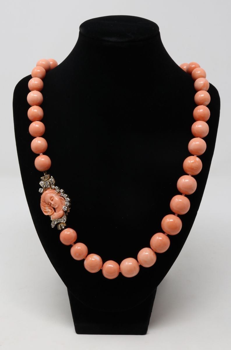 Collana in Corallo Rosa a Scalare