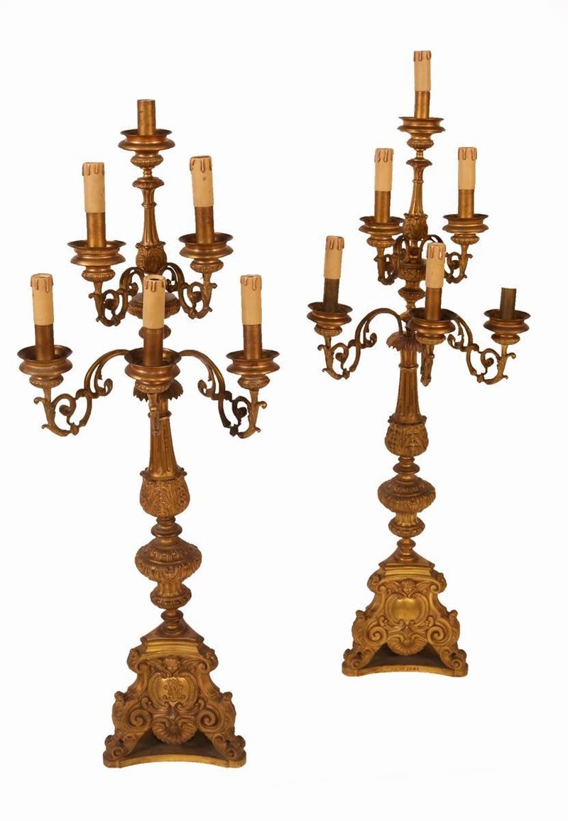 Coppia di Grandi Candelieri a Sei Luci in Bronzo Dorato