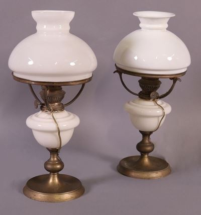 Coppia di Lumi Bianchi in Opalina