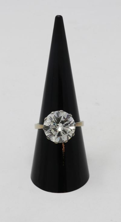 Anello in Oro Bianco con Diamante Taglio Brillante