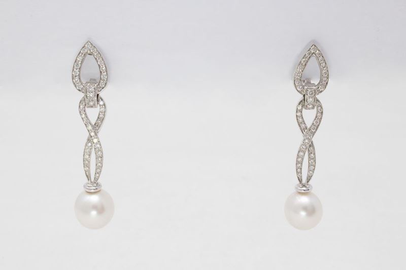 Orecchini Pendenti in Oro Bianco, Diamanti e Perle