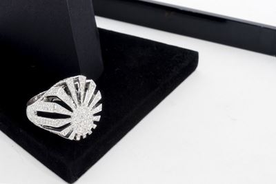 Anello Cilindrico in Oro Bianco e Pavé di Brillanti