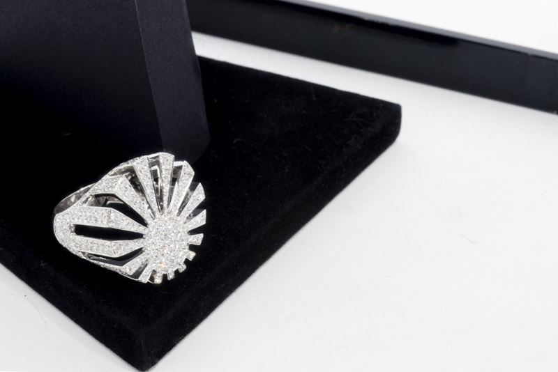 Anello Cilindrico in Oro Bianco e Pavé di Brillanti