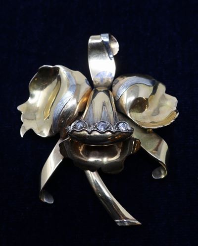 Spilla a Fiore in Oro Giallo