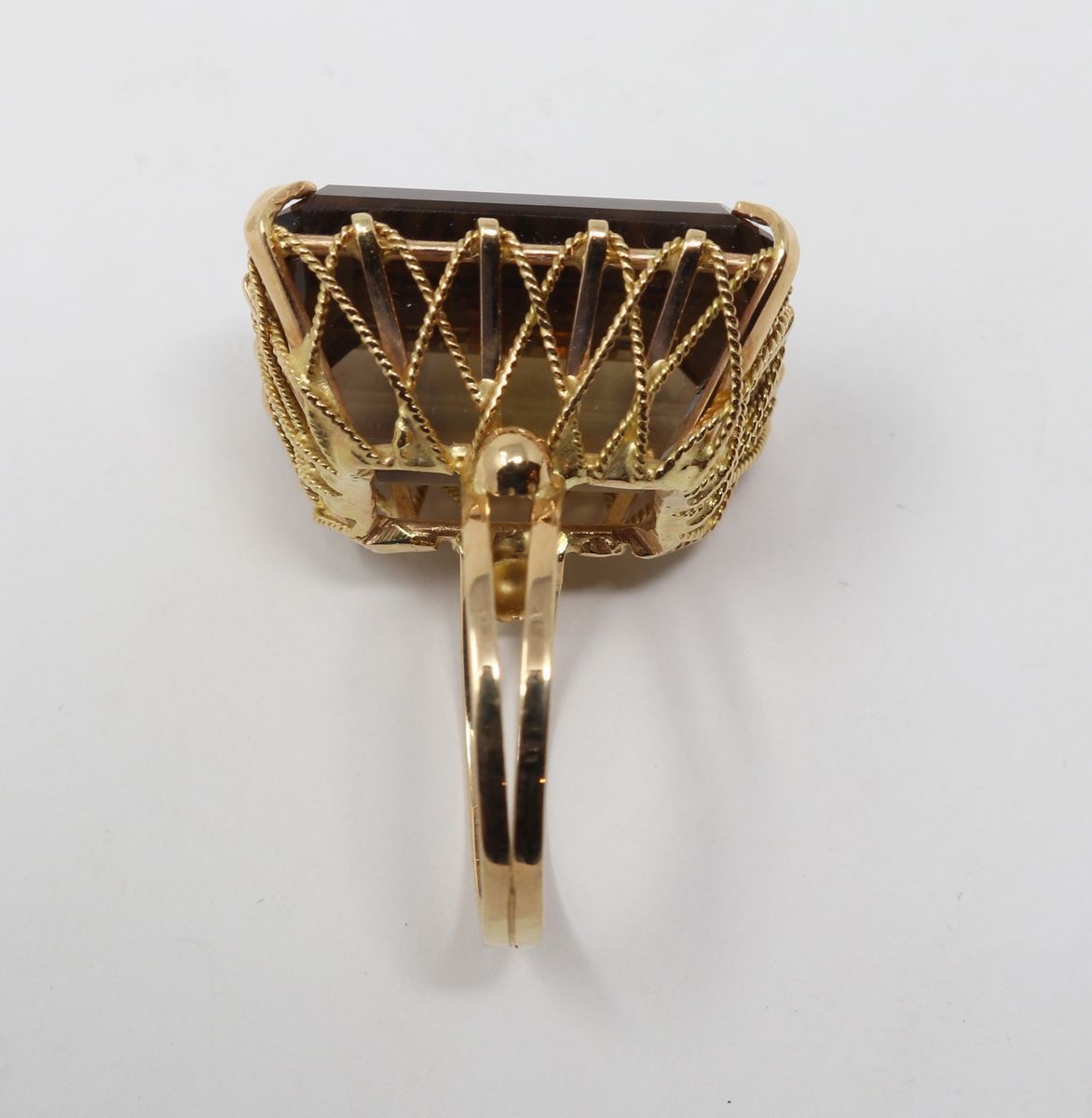 Anello in Oro Giallo con Quarzo Fumé Rettangolare