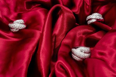 Parure Composta da Anello e Orecchini in Oro Bianco e Brillanti