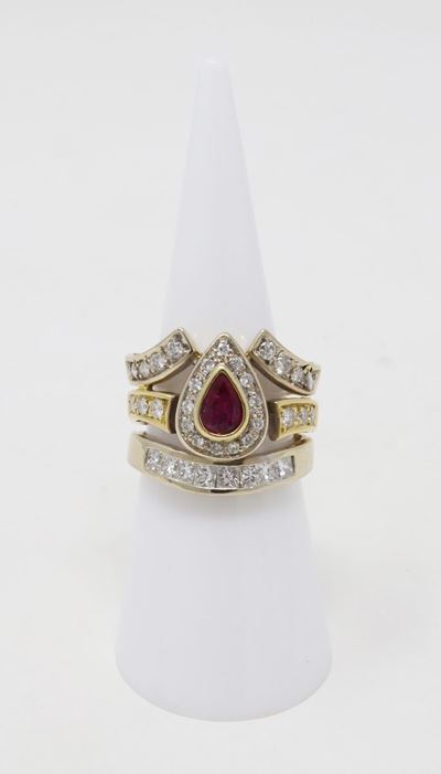 Anello in Oro Giallo e Bianco con Rubino
