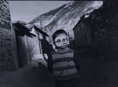 Bambino con Maschera, Bulgaria