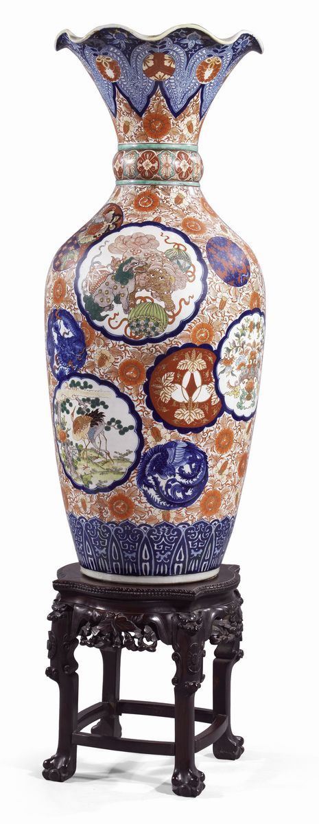 Grande vaso a balaustra in porcellana policroma
