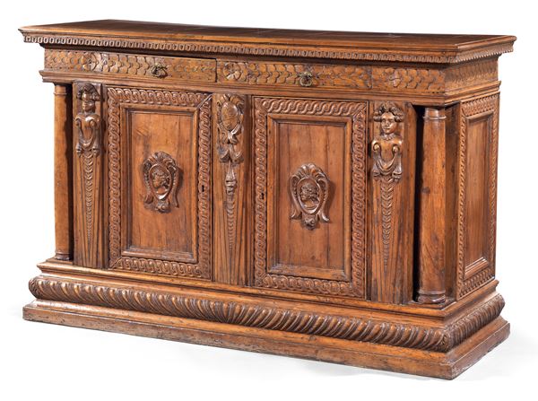 Grande e rara credenza in legno di noce intagliato  - Auction Importanti Arredi e Dipinti Antichi - I - Casa d'aste Farsettiarte