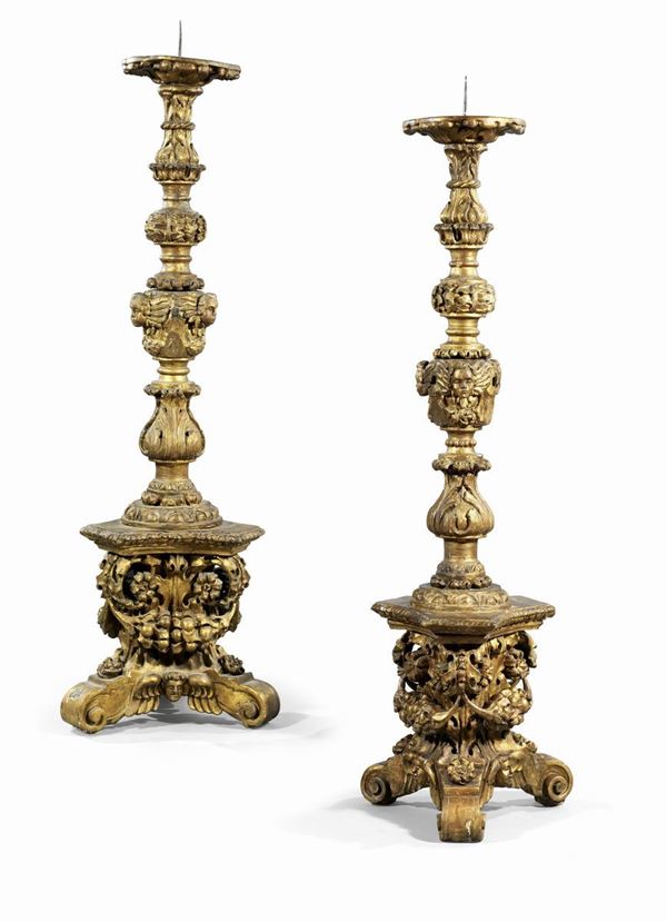Due torciere riccamente intagliate e dorate  (XVI secolo.)  - Asta Importanti Arredi e Dipinti Antichi - I - Casa d'aste Farsettiarte