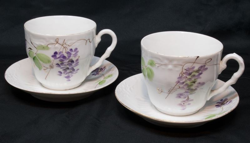 Coppia di Tazze con Piatto in Ceramica