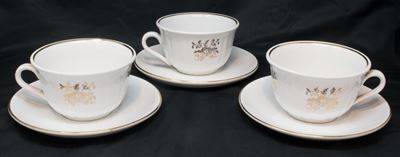 Tre Tazze con Piatto in Ceramica
