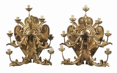 Coppia di Grandi Appliques in Legno Intagliato e Dorato