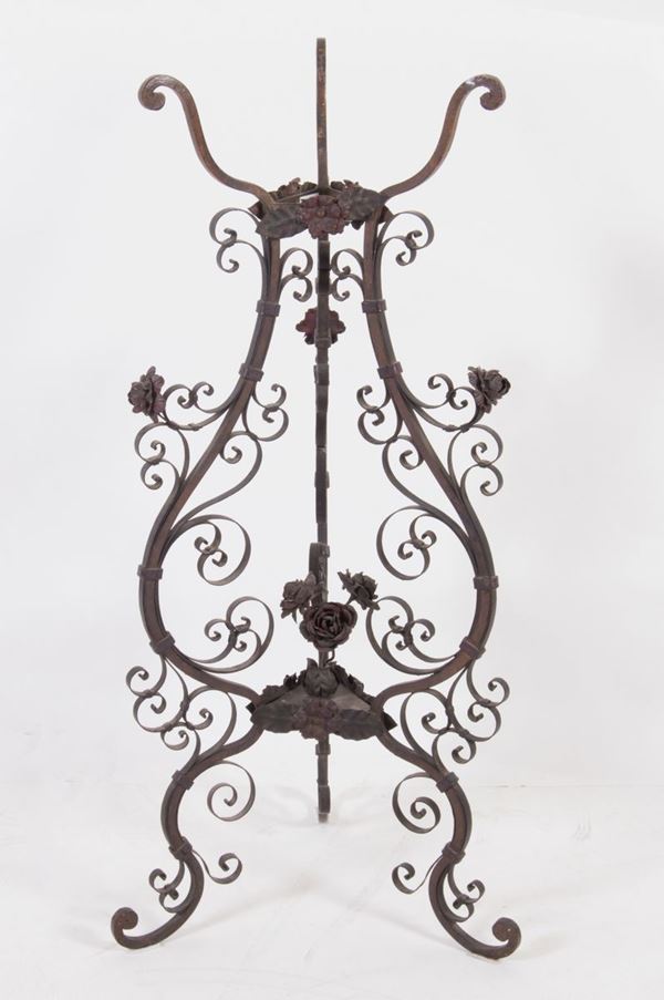 Tripode in ferro battuto  (fine XVIII secolo.)  - Auction Old Masters, Icons and Fornitures - Casa d'aste Farsettiarte