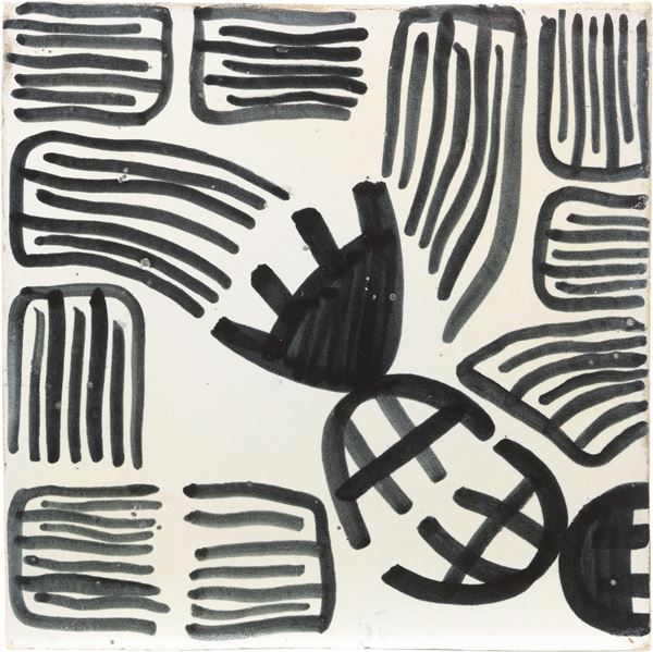 Giuseppe Capogrossi : Superficie CP/872/A  (1951-52)  - Smalto in bianco e nero su terracotta - Auction Contemporary Art - I - Casa d'aste Farsettiarte
