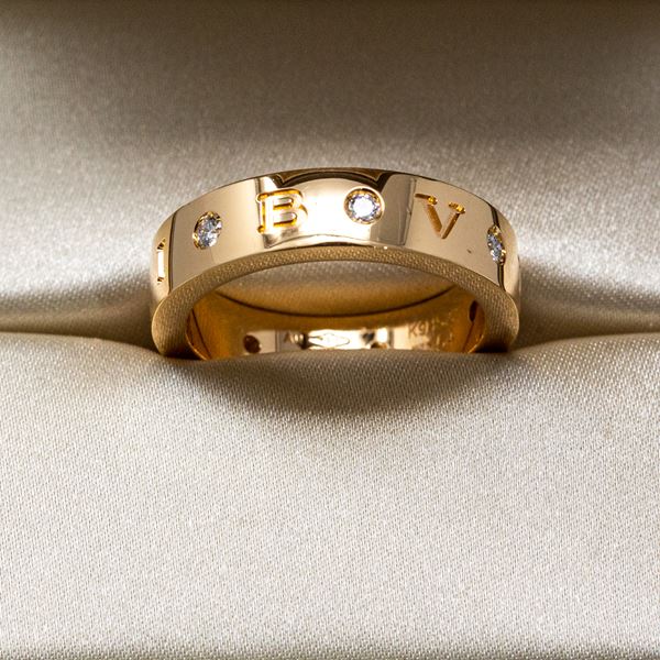 Bulgari anello in oro rosa con sette diamanti taglio brillante