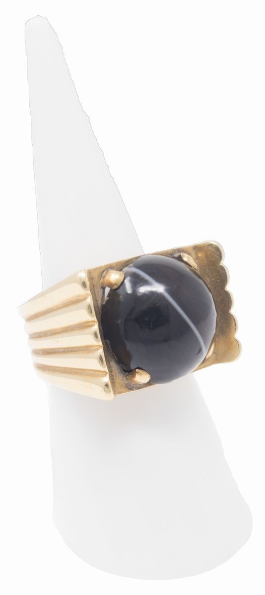 Anello in Oro Giallo con Occhio di Tigre Cabochon