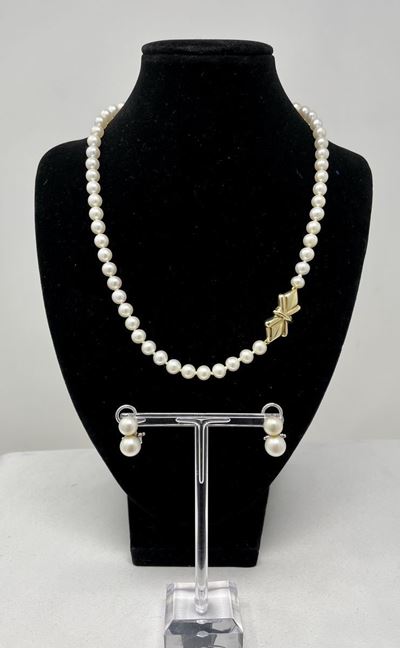 Collana e Coppia di Orecchini di Perle