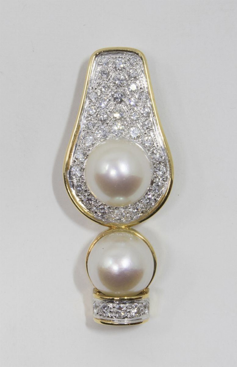 Pendente in Oro Giallo e Bianco Ovoidale con Pavé di Brillanti e Due Perle