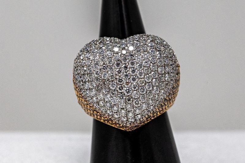 Anello Cuore in Oro Rosa e Bianco, Pavé di Diamanti Bianchi e Brown