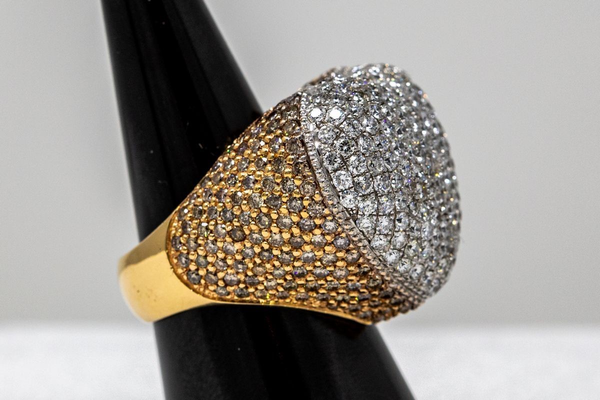 Anello Cuore in Oro Rosa e Bianco, Pavé di Diamanti Bianchi e Brown