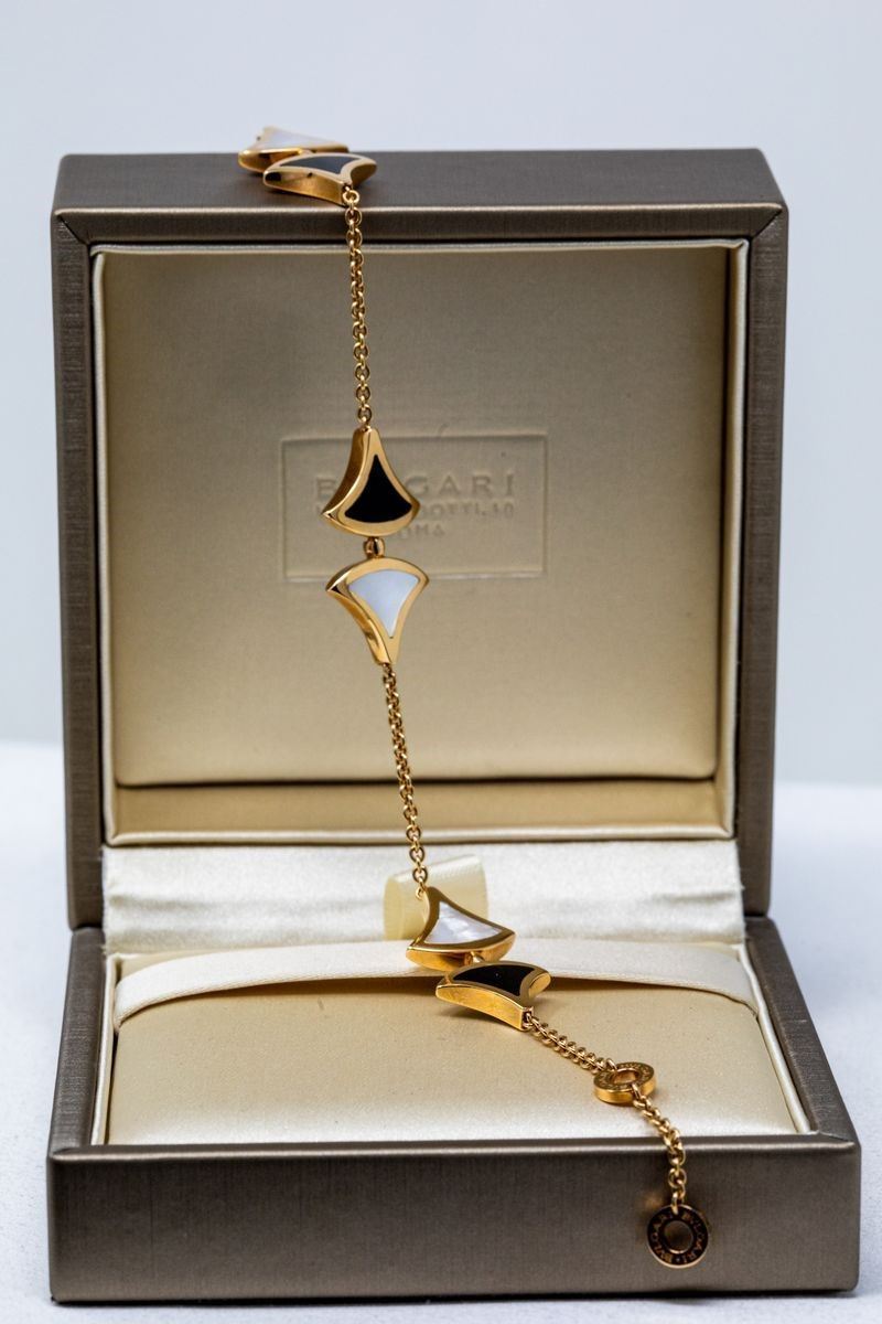 Bulgari Bracciale in Oro Rosa con Onice e Madreperla