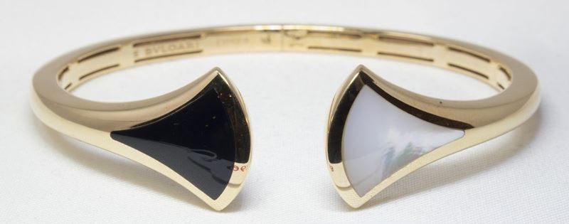 Bulgari Bracciale Rigido in Oro Rosa con Onice e Madreperla