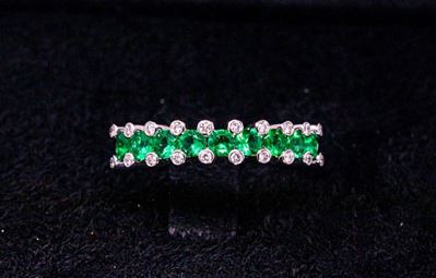Anello in Oro Bianco, Smeraldi e Brillanti
